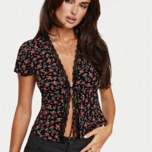 Princess Polly Hunton Short Sleeve Top Black Floral Size 0